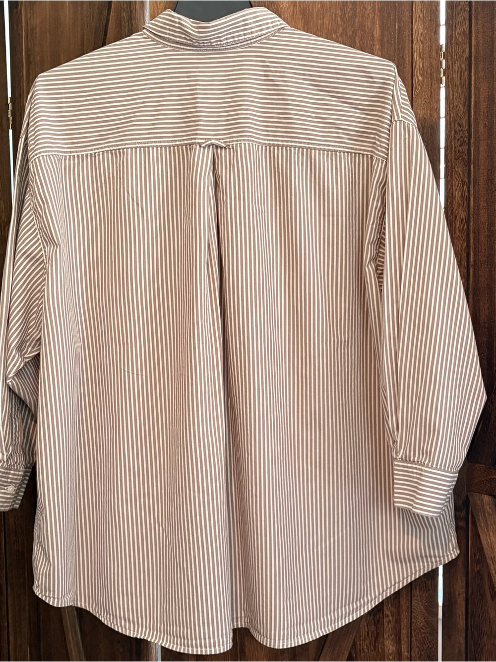 Old Navy Boyfriend Shirt; Tan & White Striped Button-Down Shirt; 2X - Picture 6 of 8